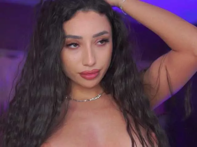 Olivija2020 – webcam model profile photo Image 17