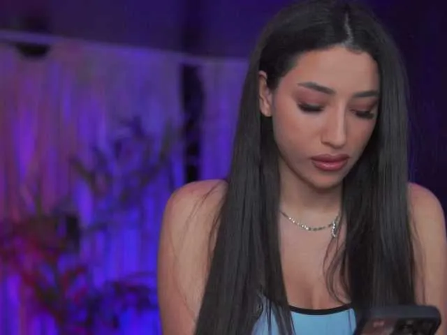 Olivija2020 – webcam model profile photo Image 19