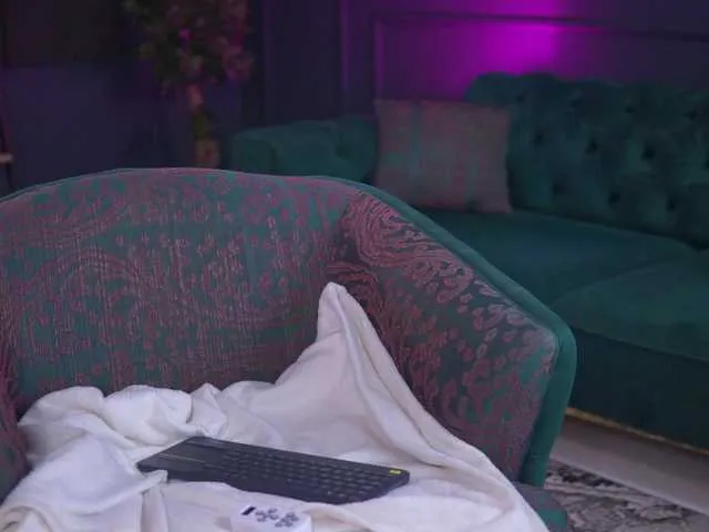 MissSoffiMorel – webcam model profile photo Image 3