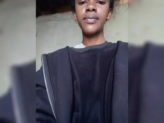 molochnaya000 – webcam model profile photo Image 3