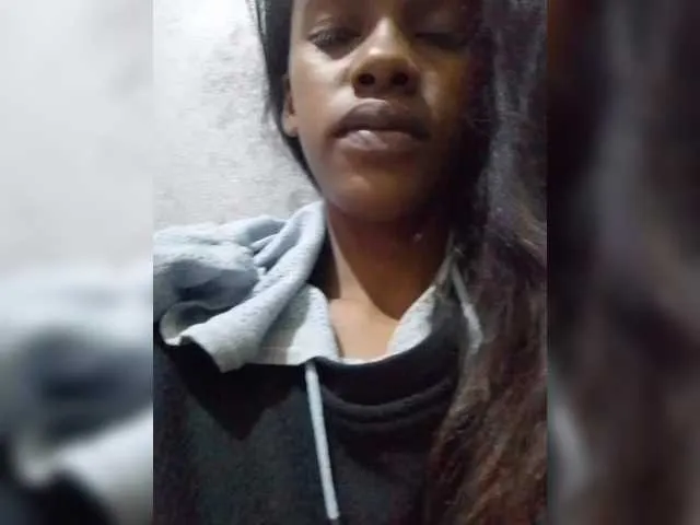 molochnaya000 – webcam model profile photo Image 8