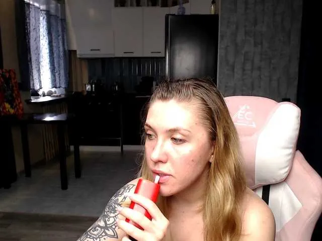 SusyBlair – webcam model profile photo Image 10