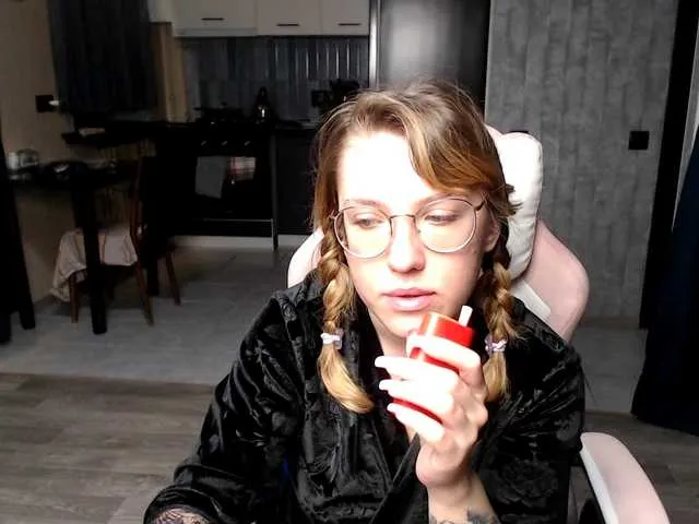 SusyBlair – webcam model profile photo Image 16