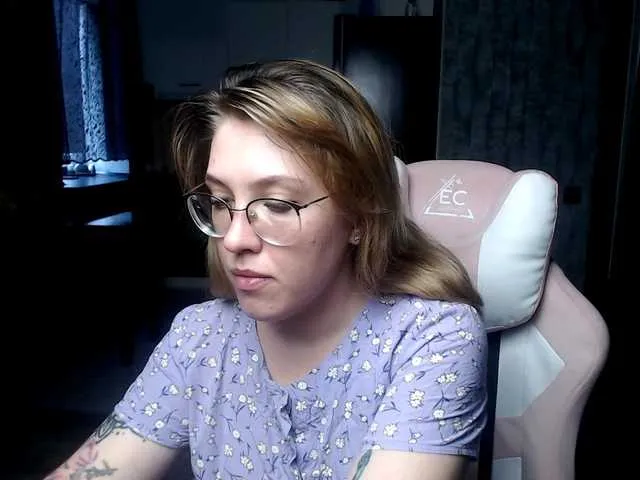 SusyBlair – webcam model profile photo Image 6