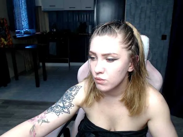 SusyBlair – webcam model profile photo Image 9