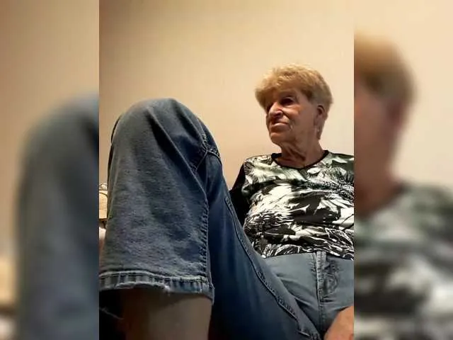 Blondebrookex – webcam model profile photo Image 13