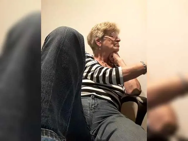 Blondebrookex – webcam model profile photo Image 16