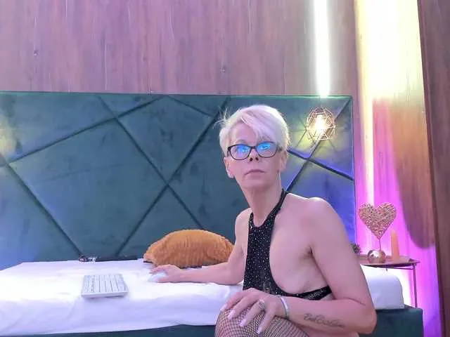 Milaa1998 – webcam model profile photo Image 16