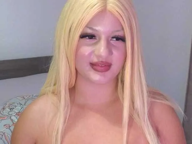 LisaAkira – webcam model profile photo Image 5