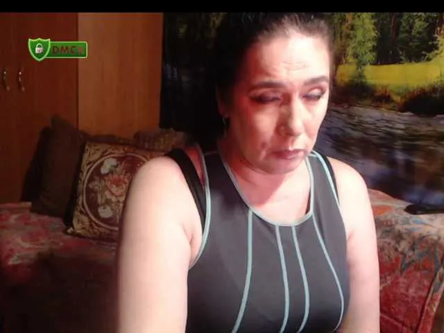 British_EmJess – webcam model profile photo Image 8