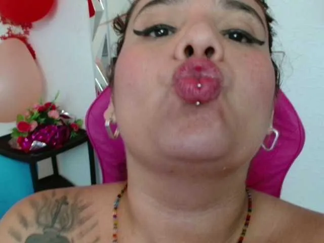 BlondeScarlettx – webcam model profile photo Image 3