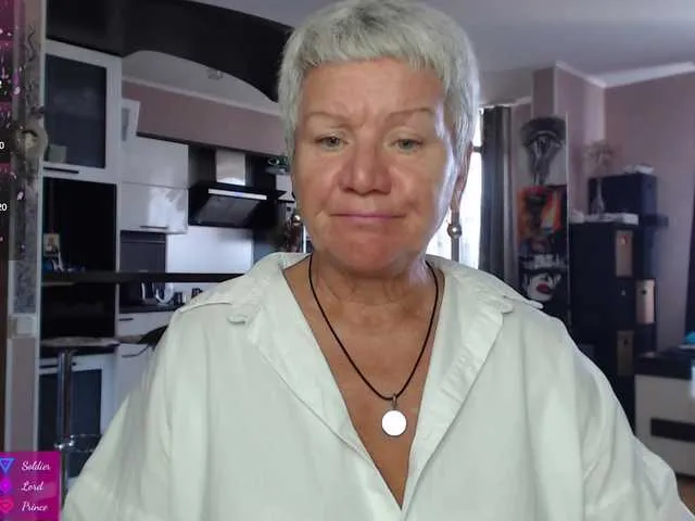 Silviyaa – webcam model profile photo Image 11