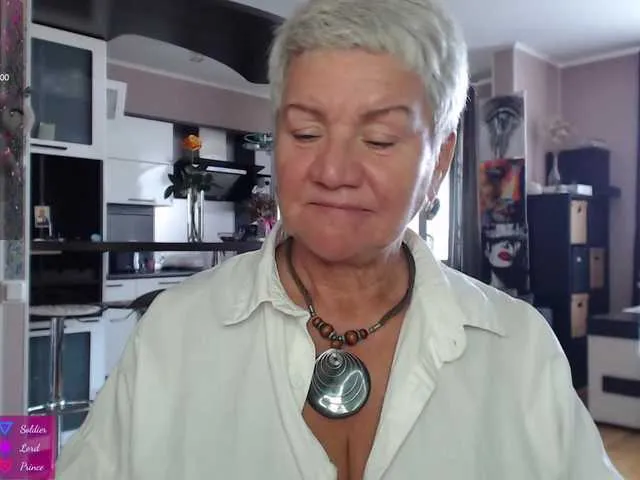 Silviyaa – webcam model profile photo Image 9