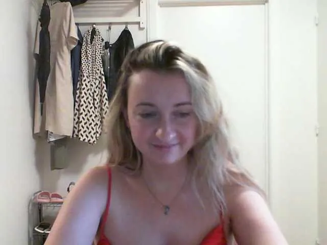 SofiaSins – webcam model profile photo Image 6