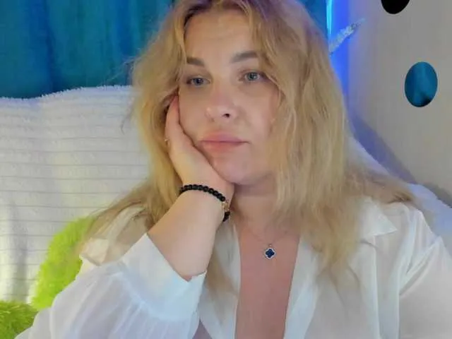 blondeambitionnn – webcam model profile photo Image 13