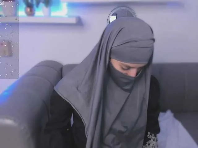 SofiaSins – webcam model profile photo Image 3