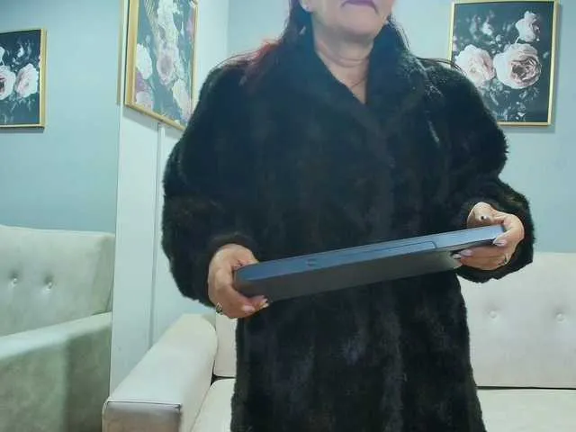 TearPrincess – webcam model profile photo Image 9