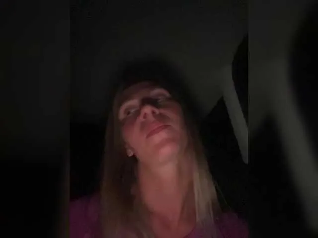 British_EmJess – webcam model profile photo Image 10