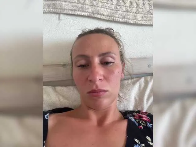 British_EmJess – webcam model profile photo Image 5