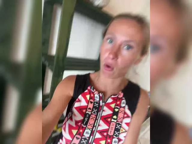 British_EmJess – webcam model profile photo Image 7