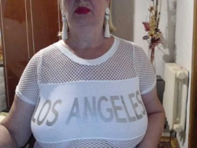 SelennaMoon – webcam model profile photo Image 11