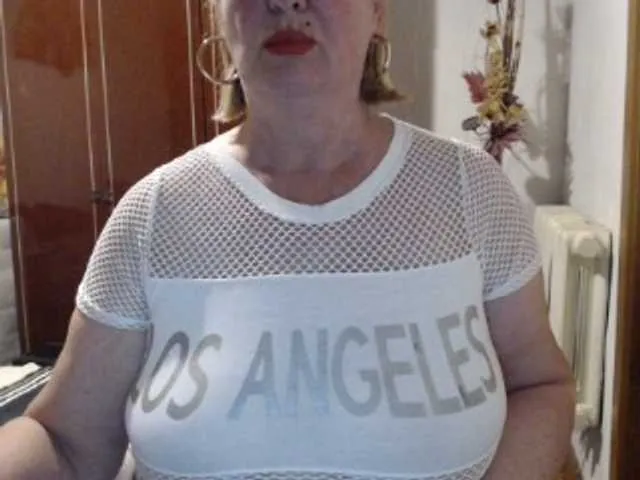 SelennaMoon – webcam model profile photo Image 19