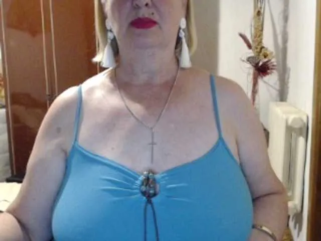 SelennaMoon – webcam model profile photo Image 7