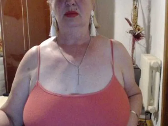 SelennaMoon – webcam model profile photo Image 8