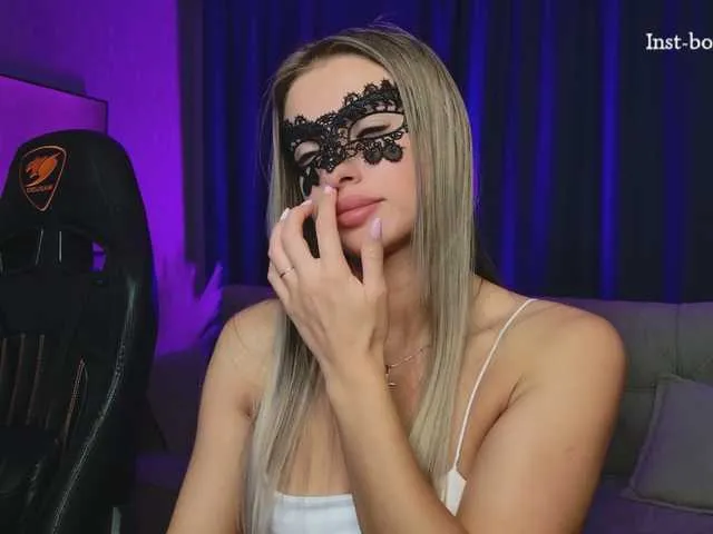 British_EmJess – webcam model profile photo Image 13