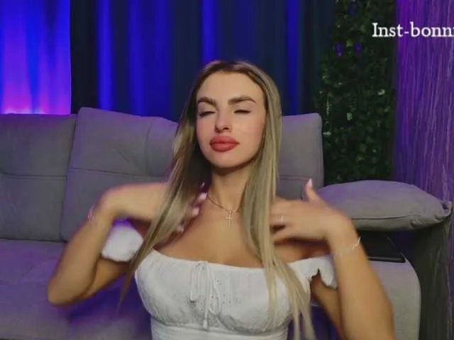 British_EmJess – webcam model profile photo Image 14