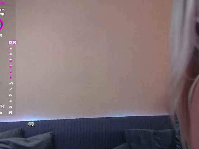 Hotforunow – webcam model profile photo Image 10