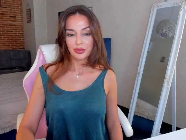 LoraDevine – webcam model profile photo Image 8