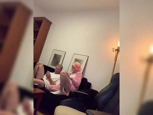 LoraDevine – webcam model profile photo Image 5