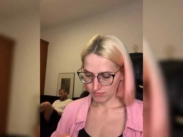 LoraDevine – webcam model profile photo Image 7