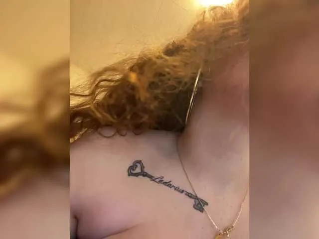 LizzieGreyX – webcam model profile photo Image 3