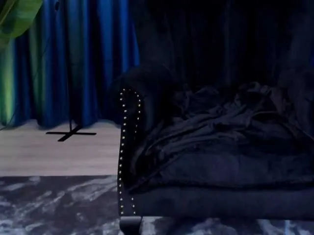 Girl-Fire – webcam model profile photo Image 3