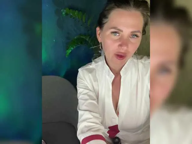 Hotforunow – webcam model profile photo Image 7