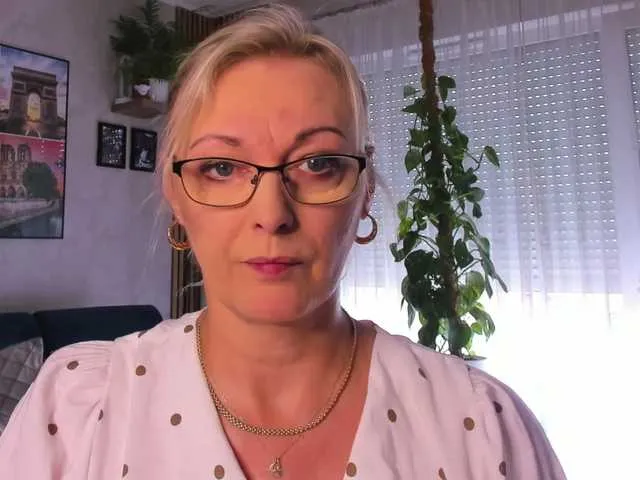 00hottits1991 – webcam model profile photo Image 10