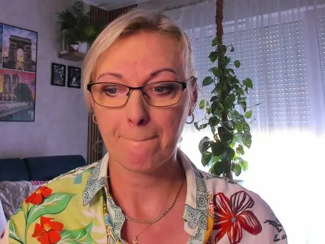 00hottits1991 – webcam model profile photo Image 11