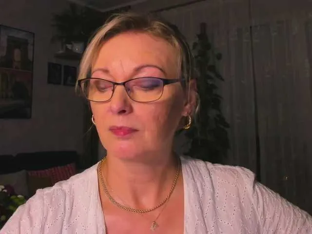 00hottits1991 – webcam model profile photo Image 2