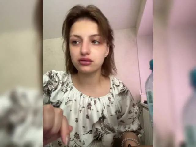 British_EmJess – webcam model profile photo Image 3