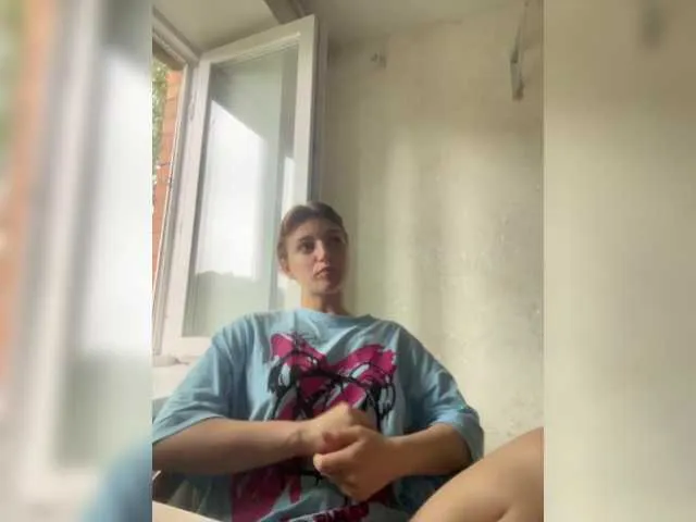 British_EmJess – webcam model profile photo Image 7