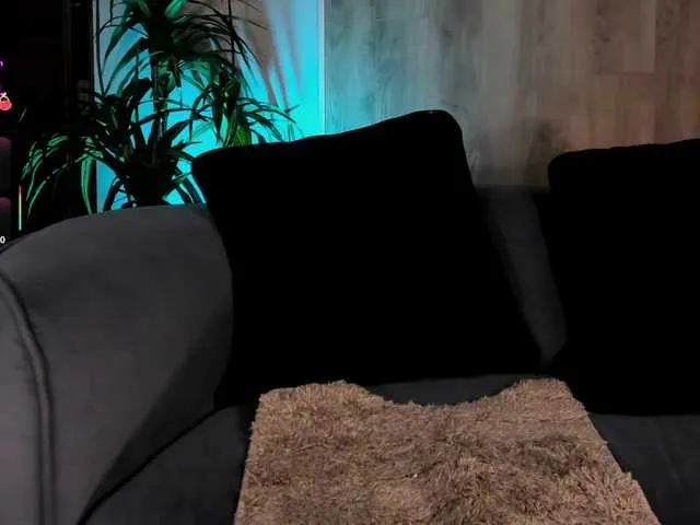 TraceyKalani – webcam model profile photo Image 12