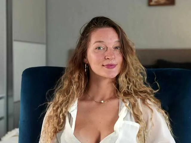 British_EmJess – webcam model profile photo Image 3