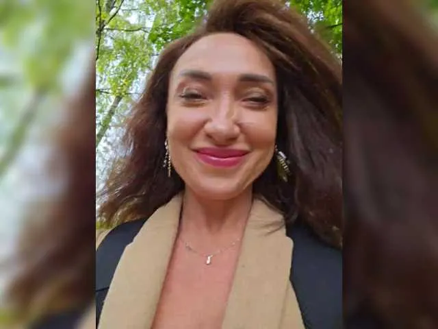 GlamGran – webcam model profile photo Image 14