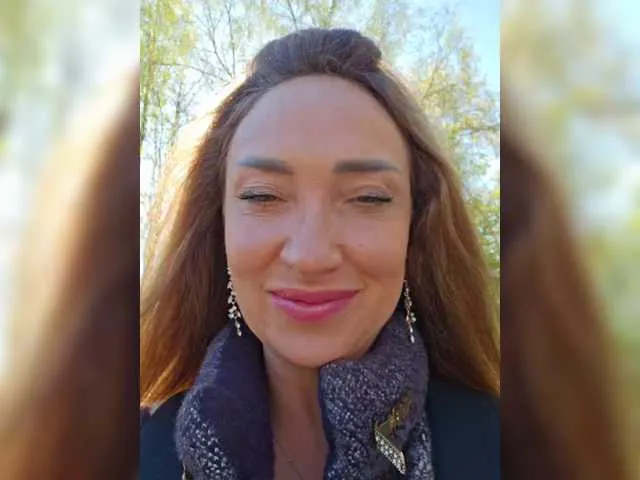 GlamGran – webcam model profile photo Image 7