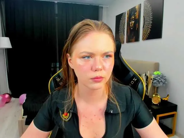 SusyBlair – webcam model profile photo Image 3