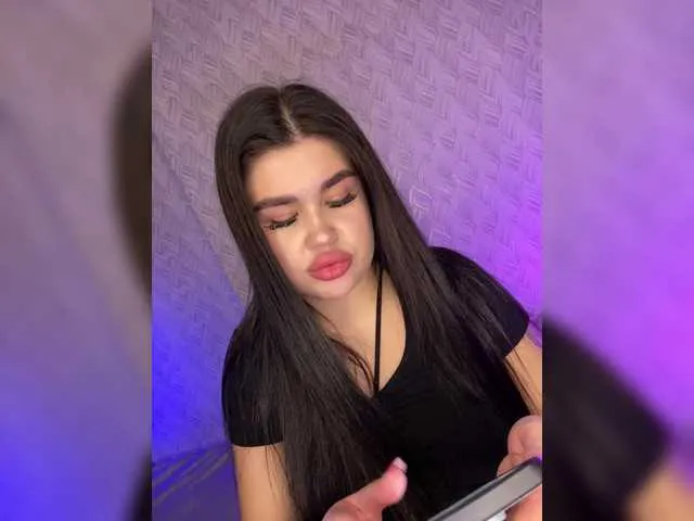 Libely – webcam model profile photo Image 18