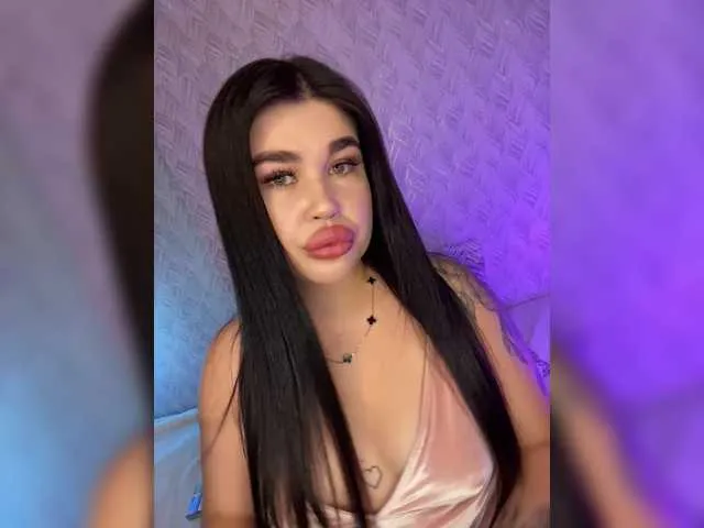 Libely – webcam model profile photo Image 5