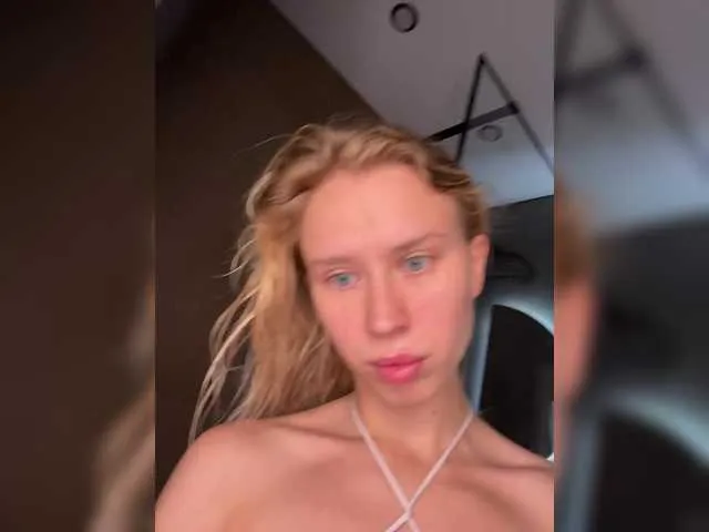 Loli_Belle – webcam model profile photo Image 2